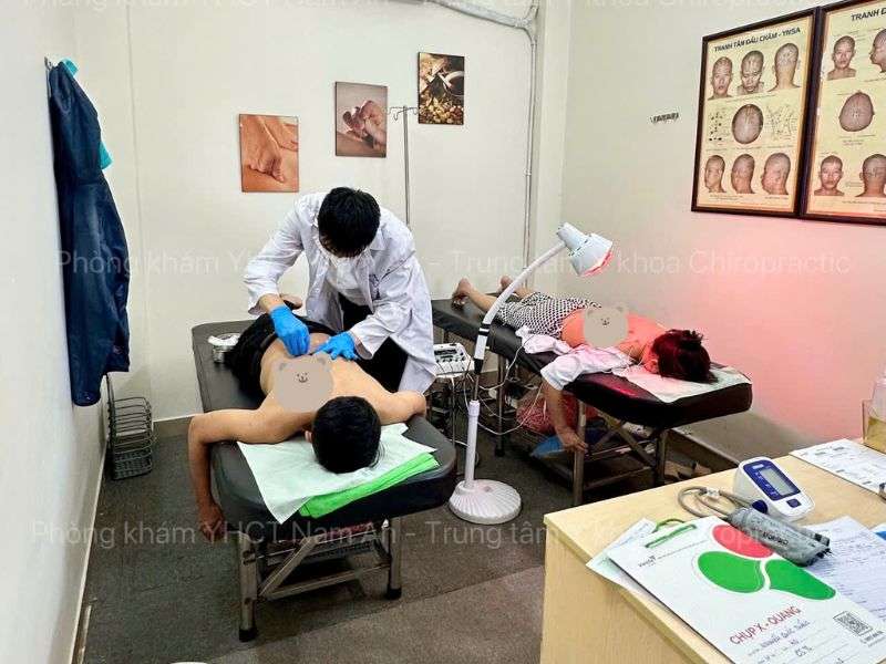Chiropractic – cân bằng cột sống và khớp Chiropractic – cân bằng cột sống và khớp