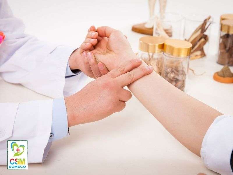 Tràn dịch khớp gối theo góc nhìn đông y là gì