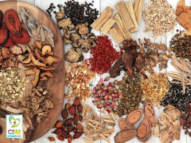 Uống thuốc thảo dược điều hòa khí huyết