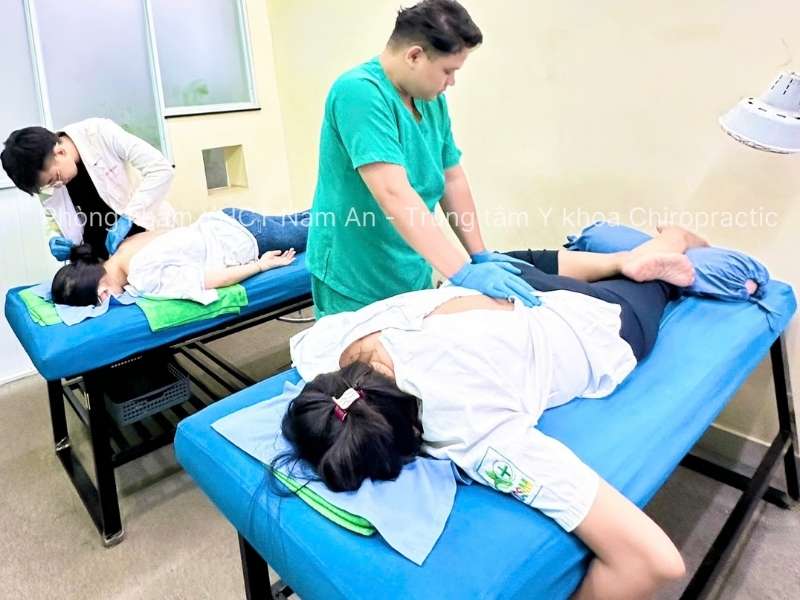 luu y khi ap dung chiropractic dieu tri co xuong khop cho dan van phong va van dong vien Lưu ý khi áp dụng chiropractic điều trị cơ xương khớp cho dân văn phòng và vận động viên