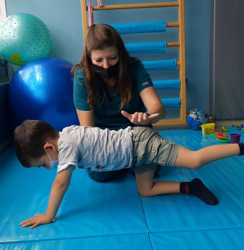 Vât Lí Trị Liệu Cho Trẻ